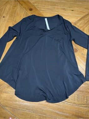 Lululemon Black Silk Blend Savasana Fluid Scoop Neck Long Sleeve Top Size 6